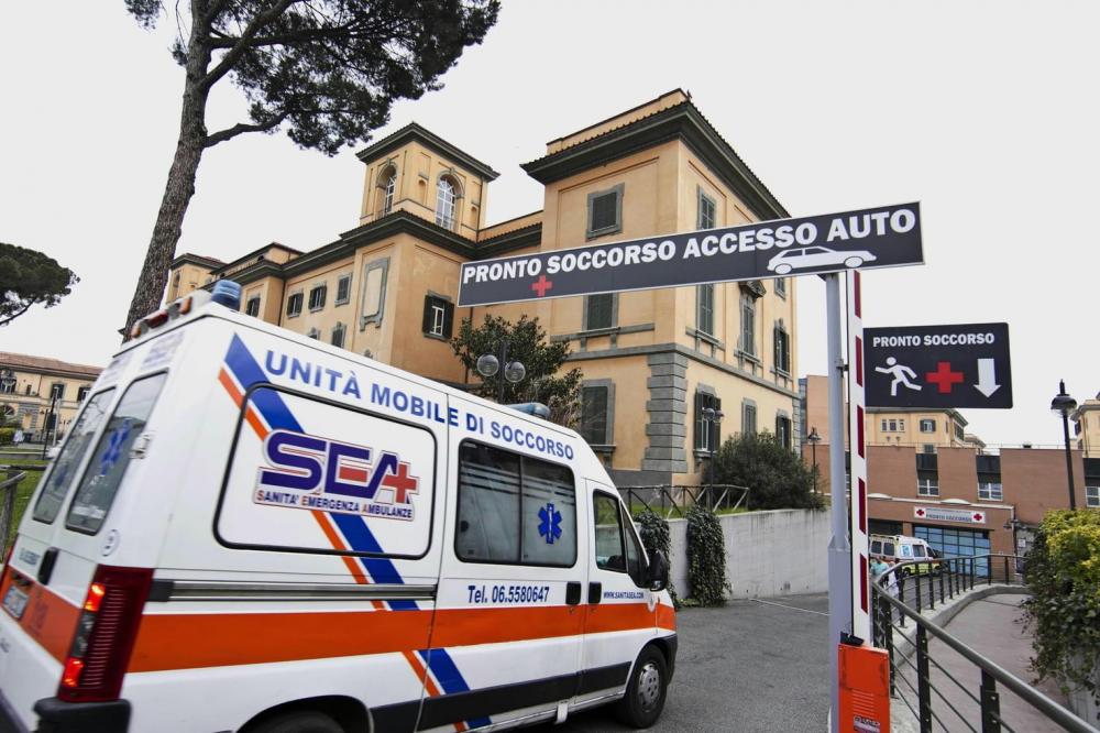 Azienda Ospedaliera S. Camillo Forlanini senza infermieri...MUORE ...